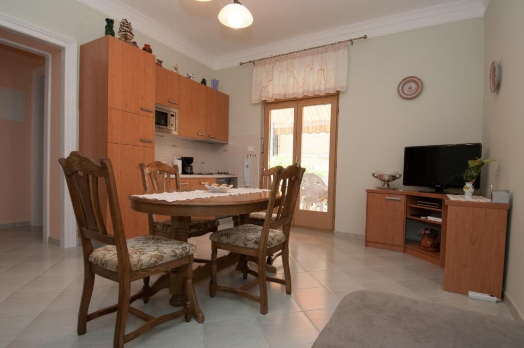 Apartments Villa Salona Opatija Rom bilde